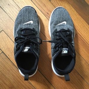 Nike Flex TR9 (Women’s size 8.5)